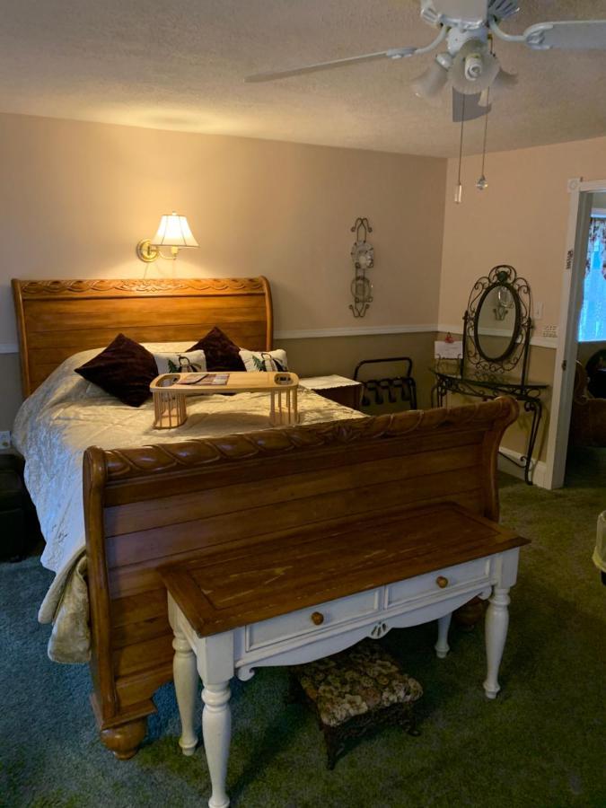 Emerald Necklace Inn Bed And Breakfast Lakewood Buitenkant foto