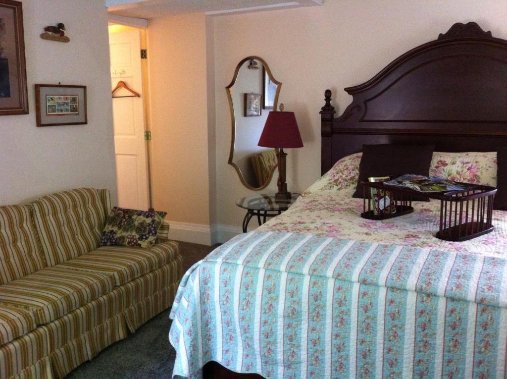 Emerald Necklace Inn Bed And Breakfast Lakewood Kamer foto