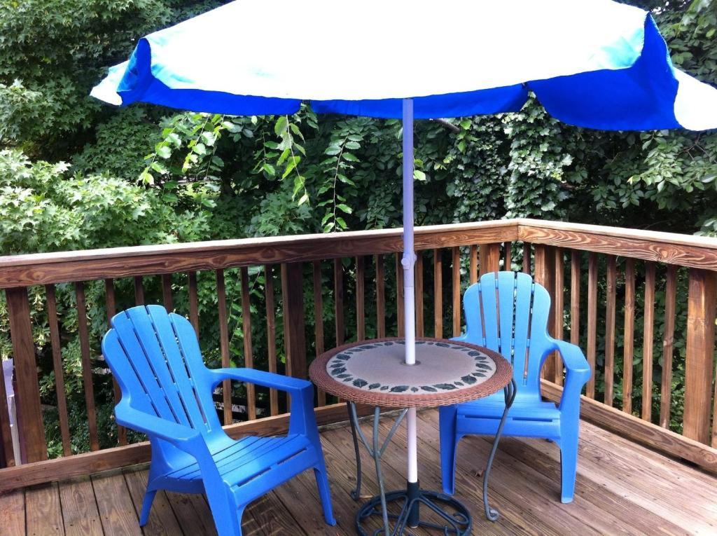 Emerald Necklace Inn Bed And Breakfast Lakewood Kamer foto